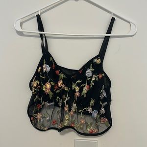 Fashion nova mesh cropped top with design !